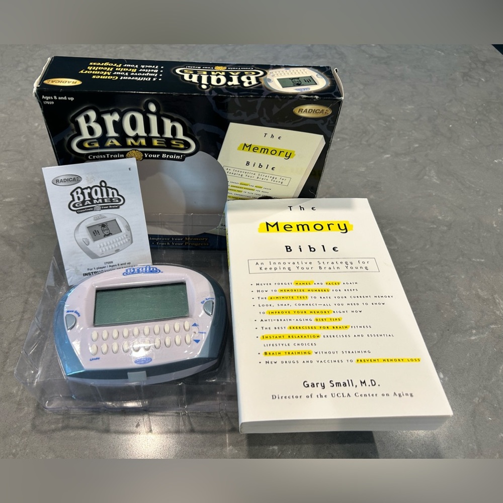 Radica Brain Games Electronic Handheld Game New NOS Includes The Memory Bible